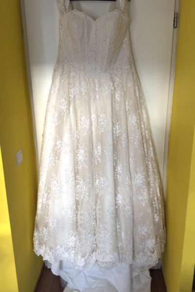 Franse kanten op maat gemaakte trouwjurk in maat 40