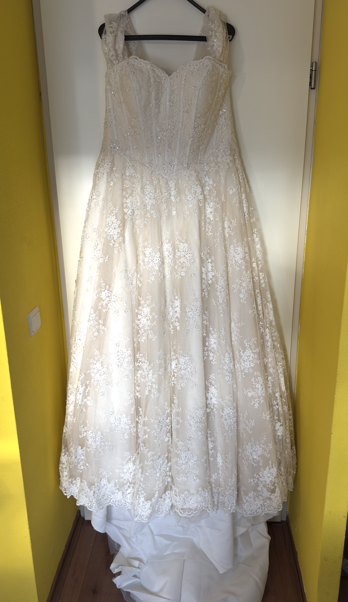 Franse kanten op maat gemaakte trouwjurk in maat 40