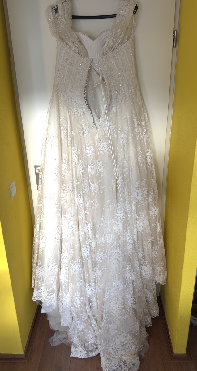 Franse kanten op maat gemaakte trouwjurk in maat 40