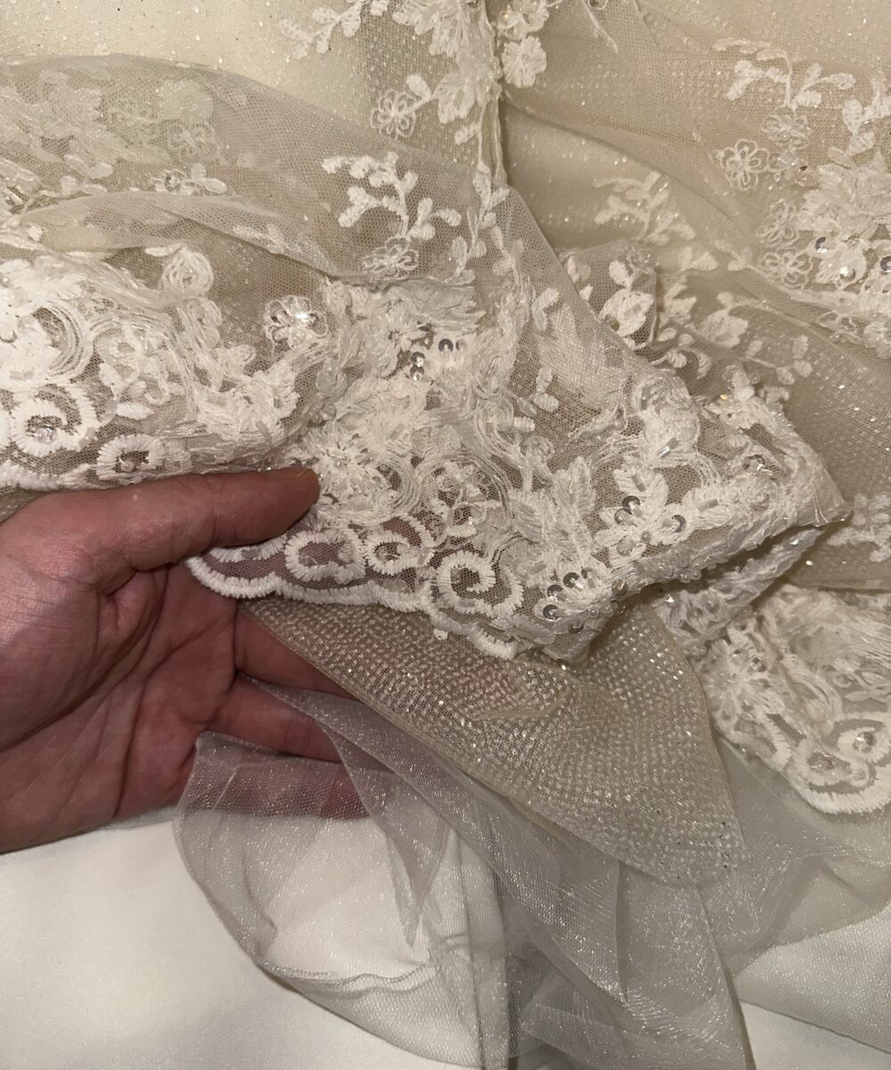 Franse kanten op maat gemaakte trouwjurk in maat 40