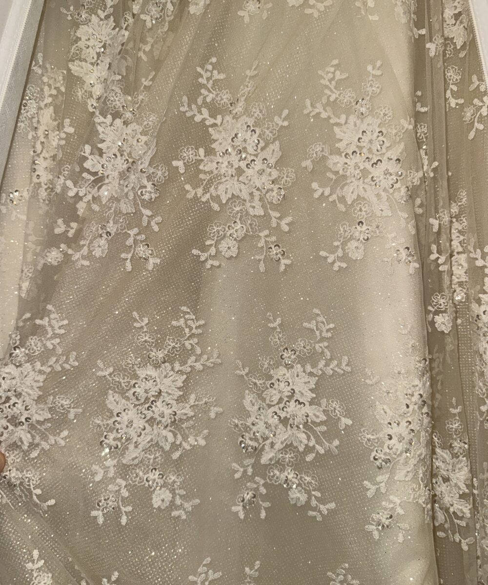 Franse kanten op maat gemaakte trouwjurk in maat 40