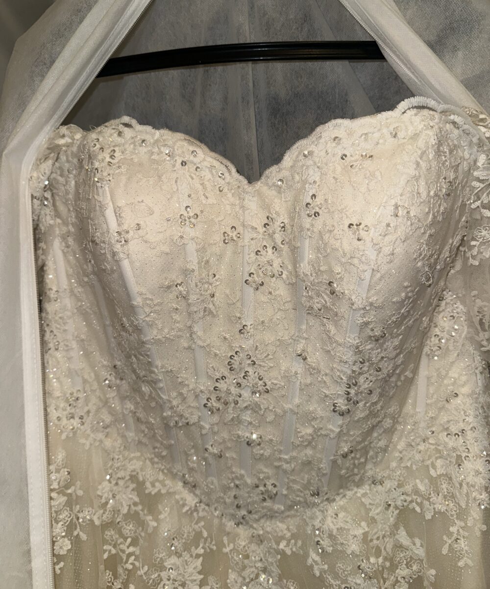 Franse kanten op maat gemaakte trouwjurk in maat 40