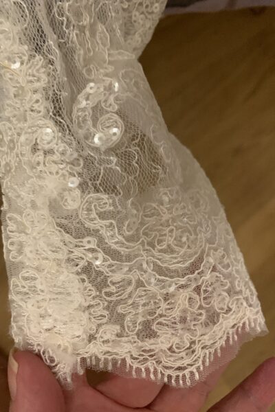 Prachtige korte trouwjurk van het merk San Patrick. Gloednieuw, met prijskaartje