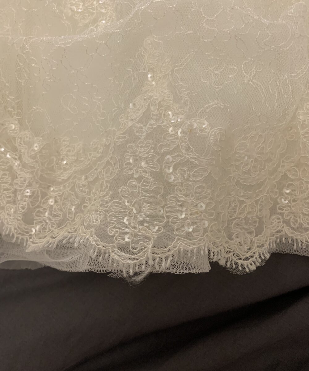 Prachtige korte trouwjurk van het merk San Patrick. Gloednieuw, met prijskaartje