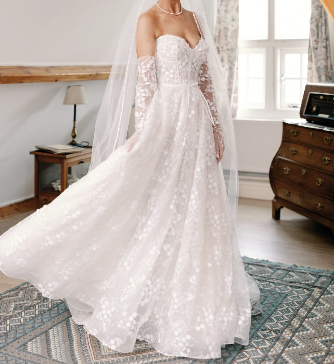 Tina Valerdi Kenny mt. 38 1x gedragen, gestoomd.