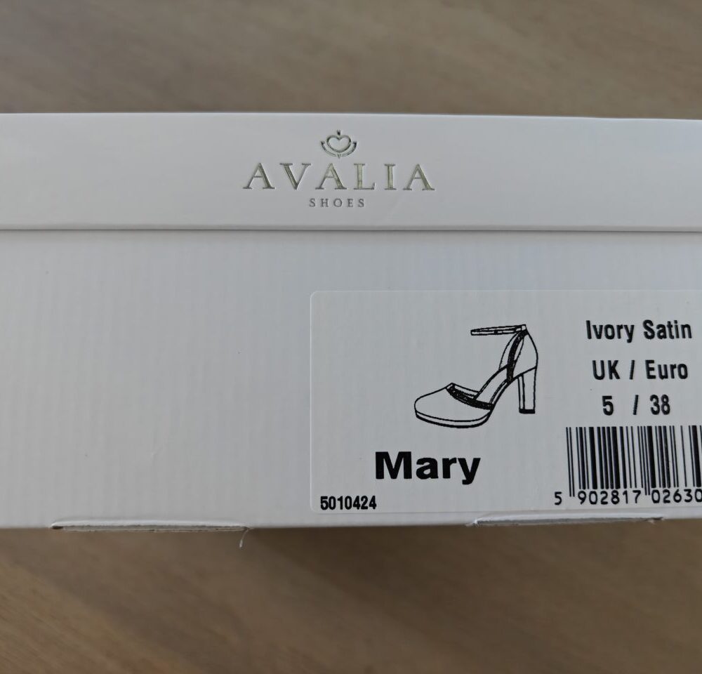 Prachtige ivoor kleurige bruidschoenen te koop