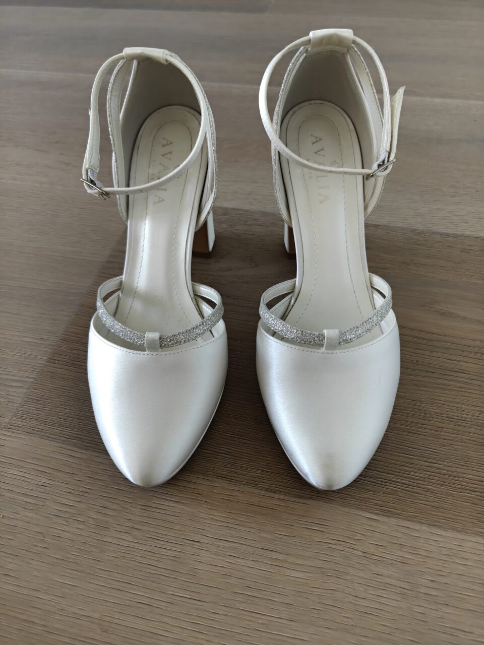 Prachtige ivoor kleurige bruidschoenen te koop