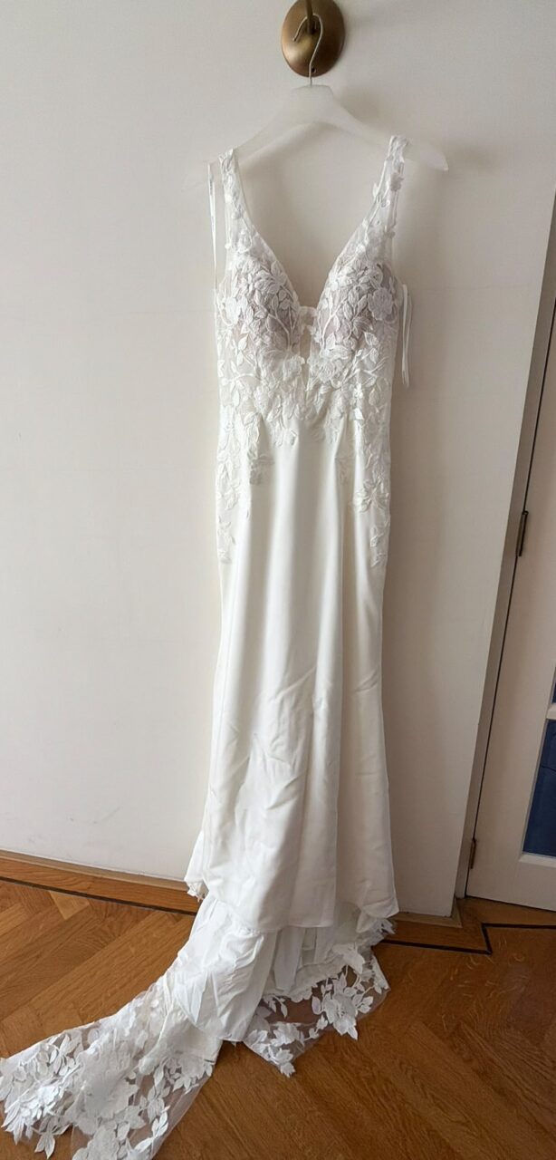 Trouwjurk Unique Bridal (Nieuw: 1595 euro)