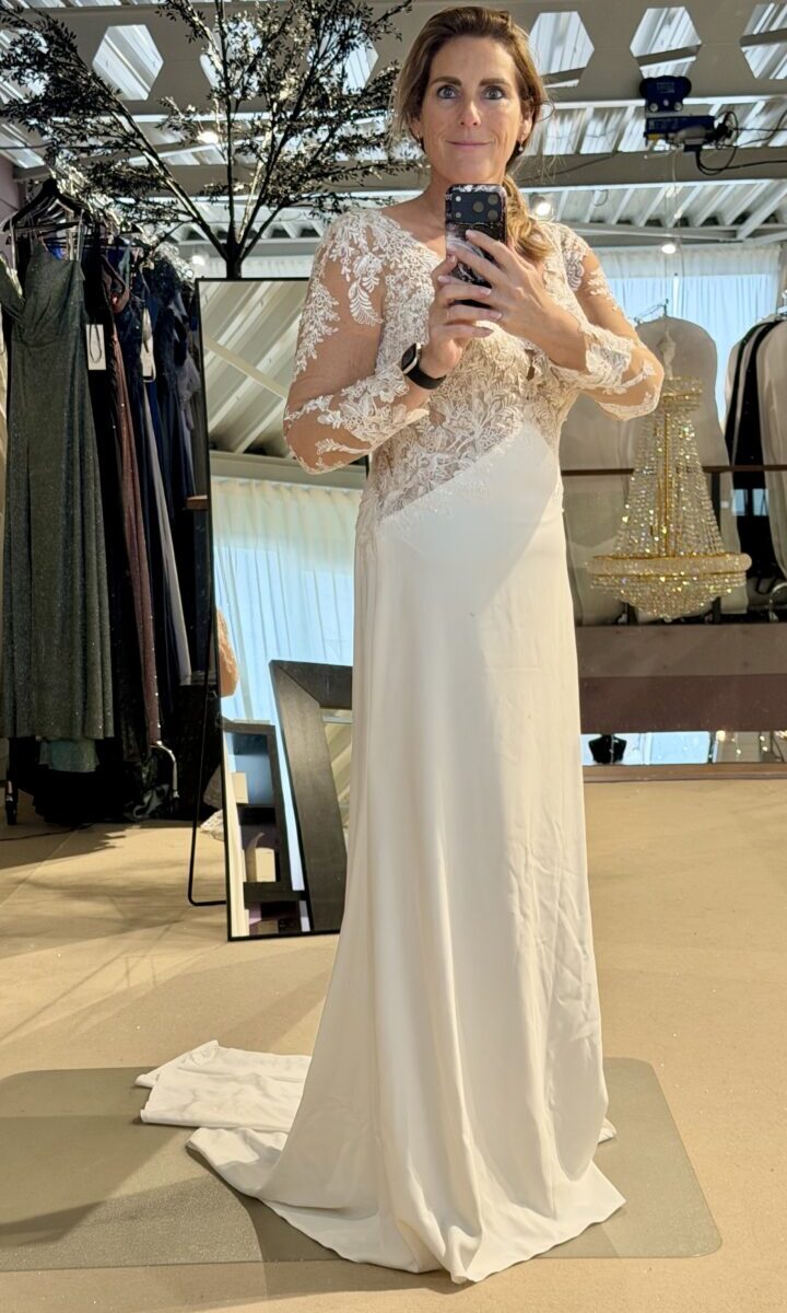 Elegante trouwjurk model 25-26 Elia Moreni