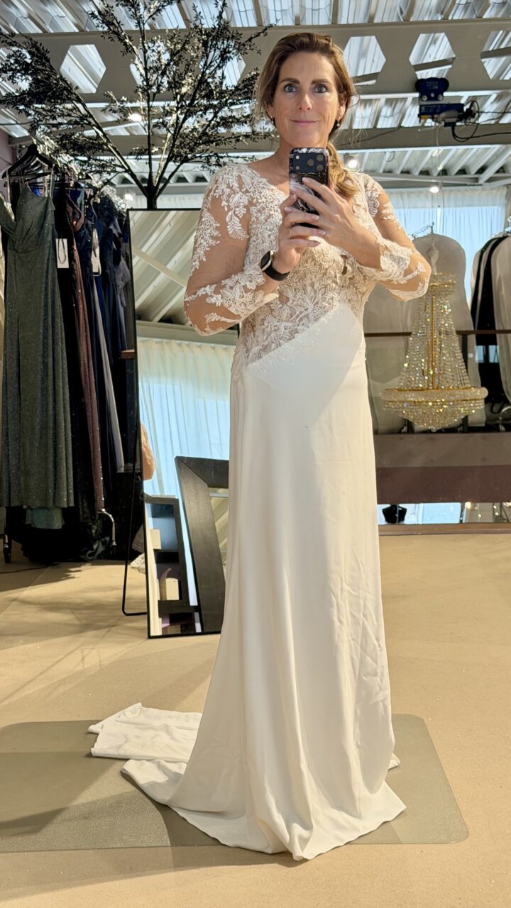 Elegante trouwjurk model 25-26 Elia Moreni