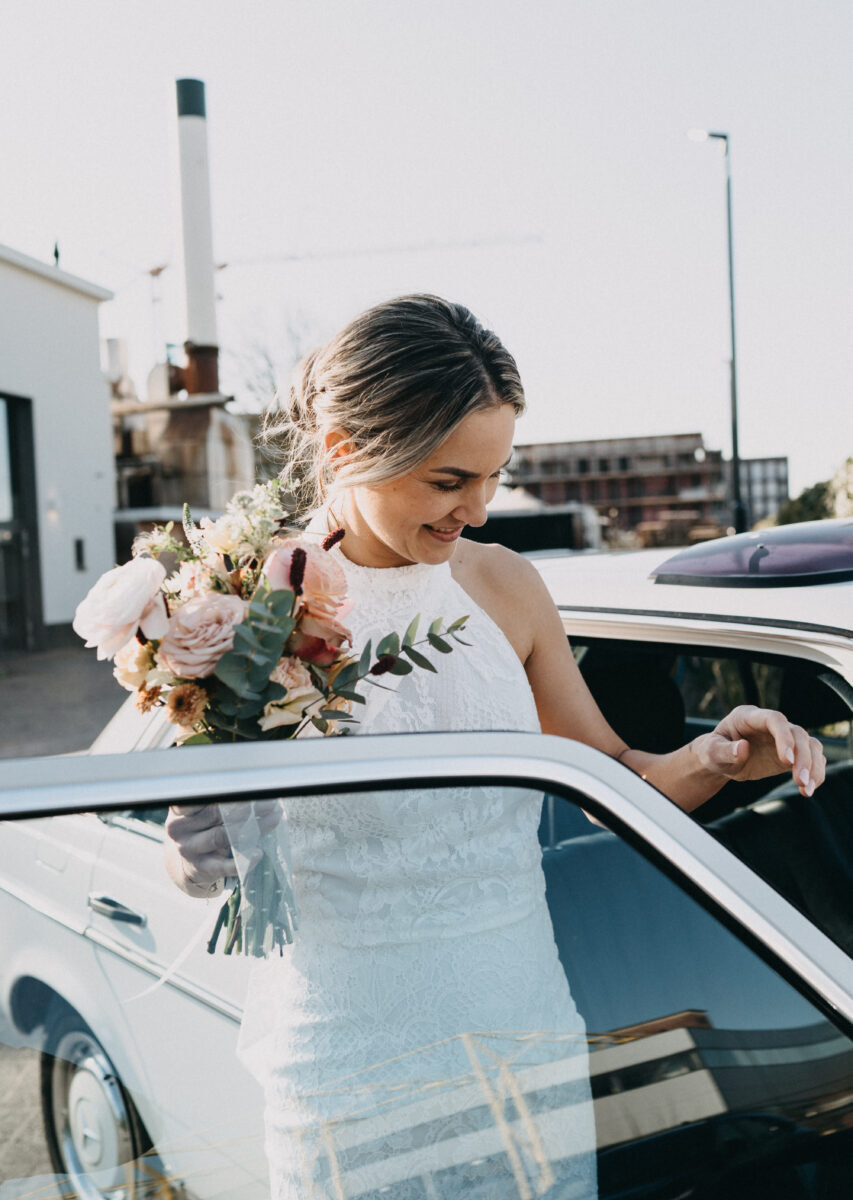 Made with Love Hallie trouwjurk – maat 36 – inclusief parelsluier & Lace Tie
