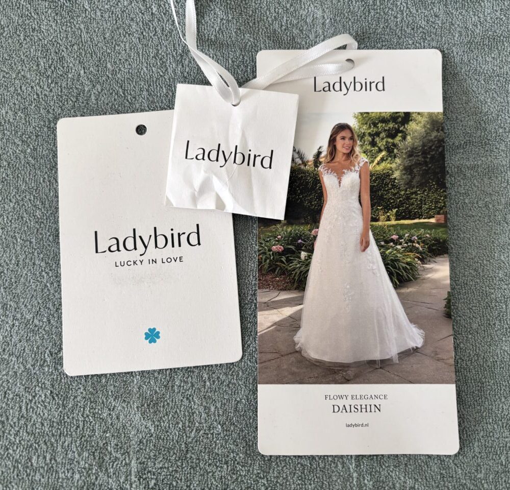 Ladybird Daishin trouwjurk 42 onvermaakt/ongedragen + sluier