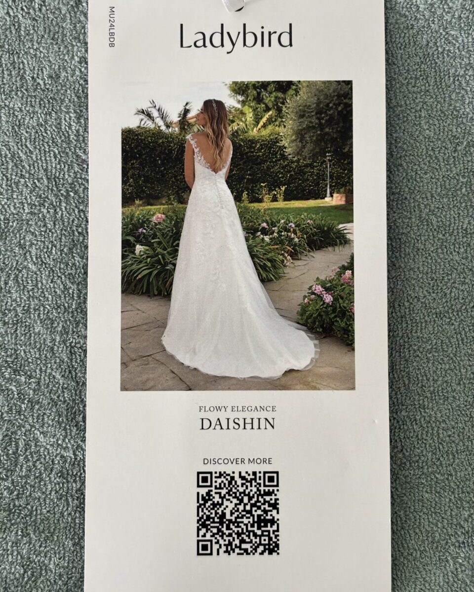 Ladybird Daishin trouwjurk 42 onvermaakt/ongedragen + sluier