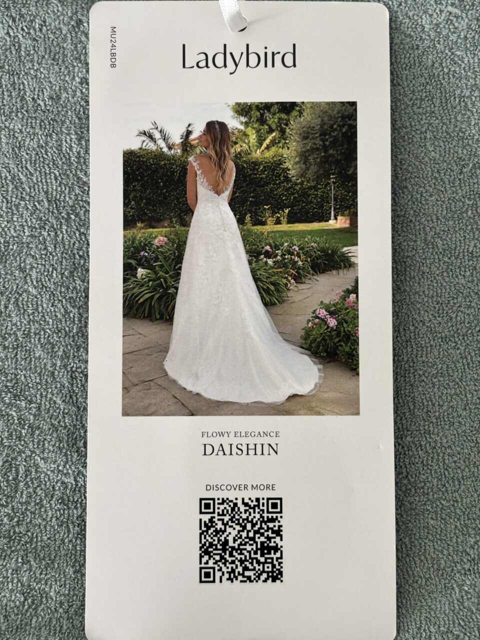 Ladybird Daishin trouwjurk 42 onvermaakt/ongedragen + sluier