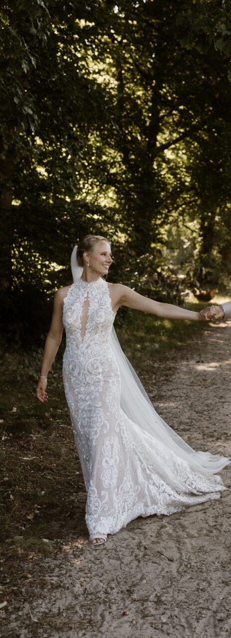 Bohemian trouwjurk met sluier van Herve Paris