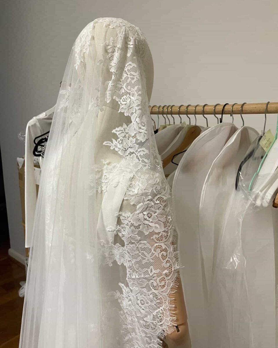 Designer (kanten) Trouwjurk FLORA en Sluier
