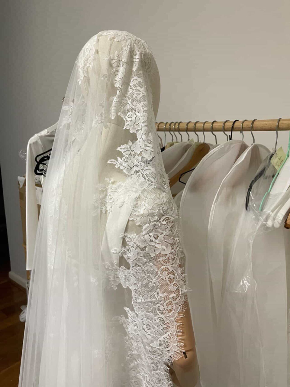 Designer (kanten) Trouwjurk FLORA en Sluier