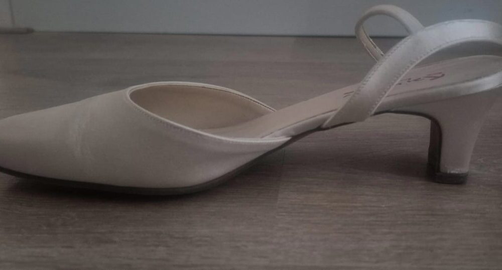 Unieke, handgemaakte, design trouwjurk. Maat 36. Enig in zijn soort.